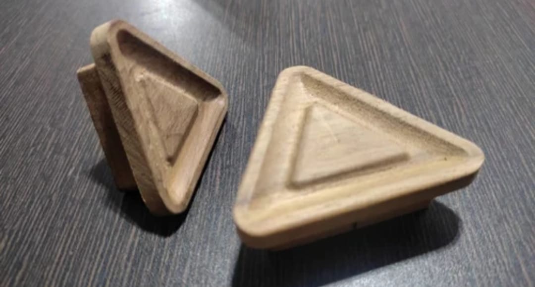 Adison triangular wooden knobs with screws pack of 2 pcs teak wooden material nature